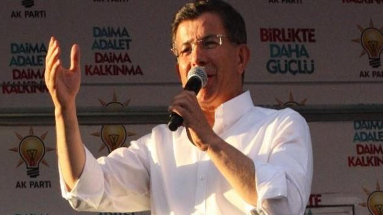 Davutoğlu: O bomba T&uuml;rkiye demokrasisine atıldı