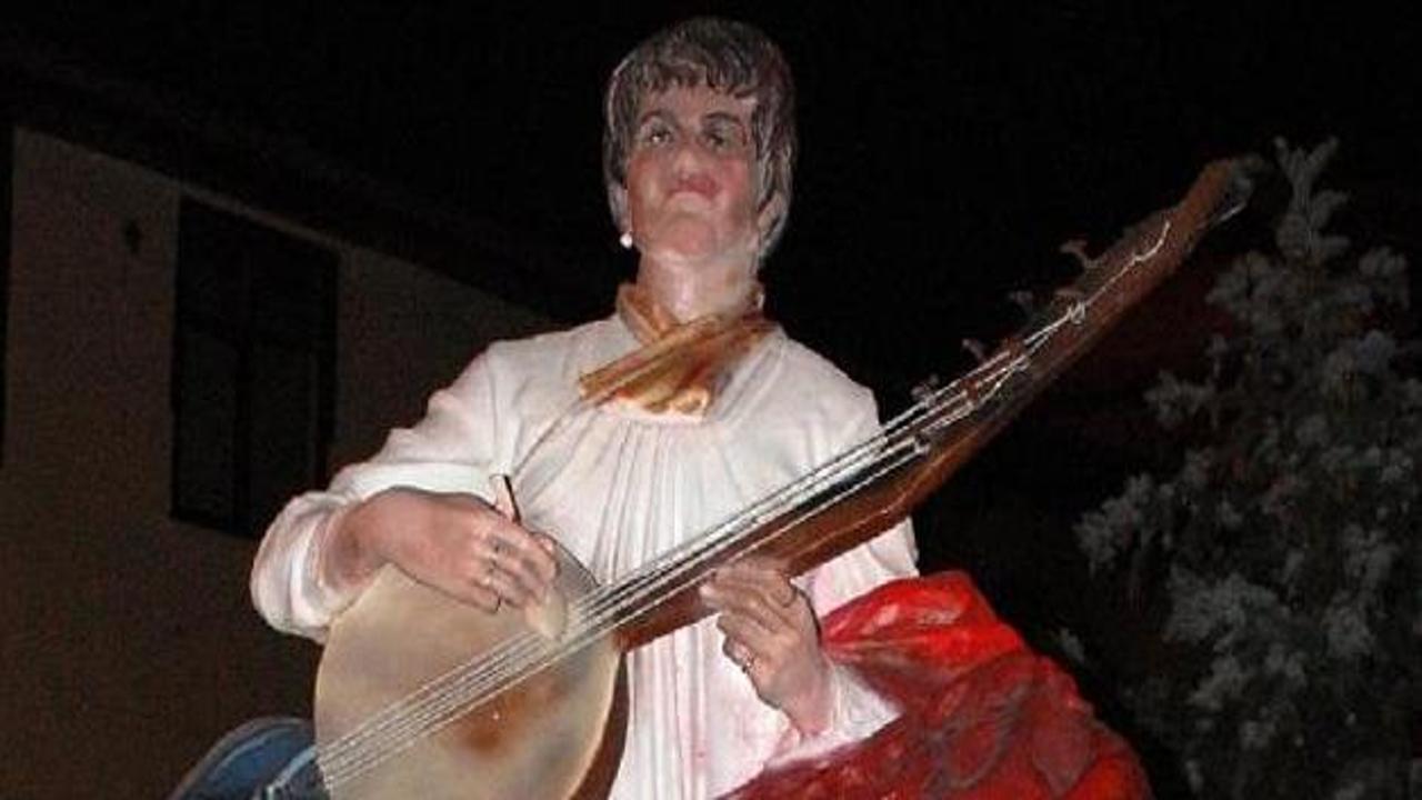 Deli Ayten'in müzik CD'si çıktı