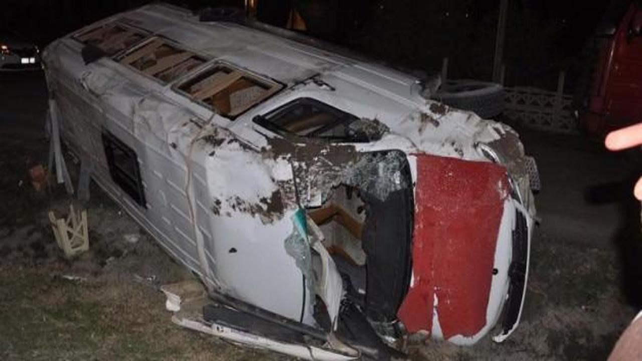 Denizli'de iki minibüs çarpıştı: 7 yaralı