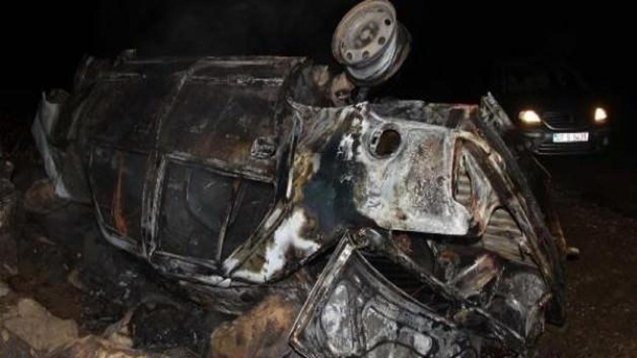 Devrilen otomobil yandı: 2 yaralı