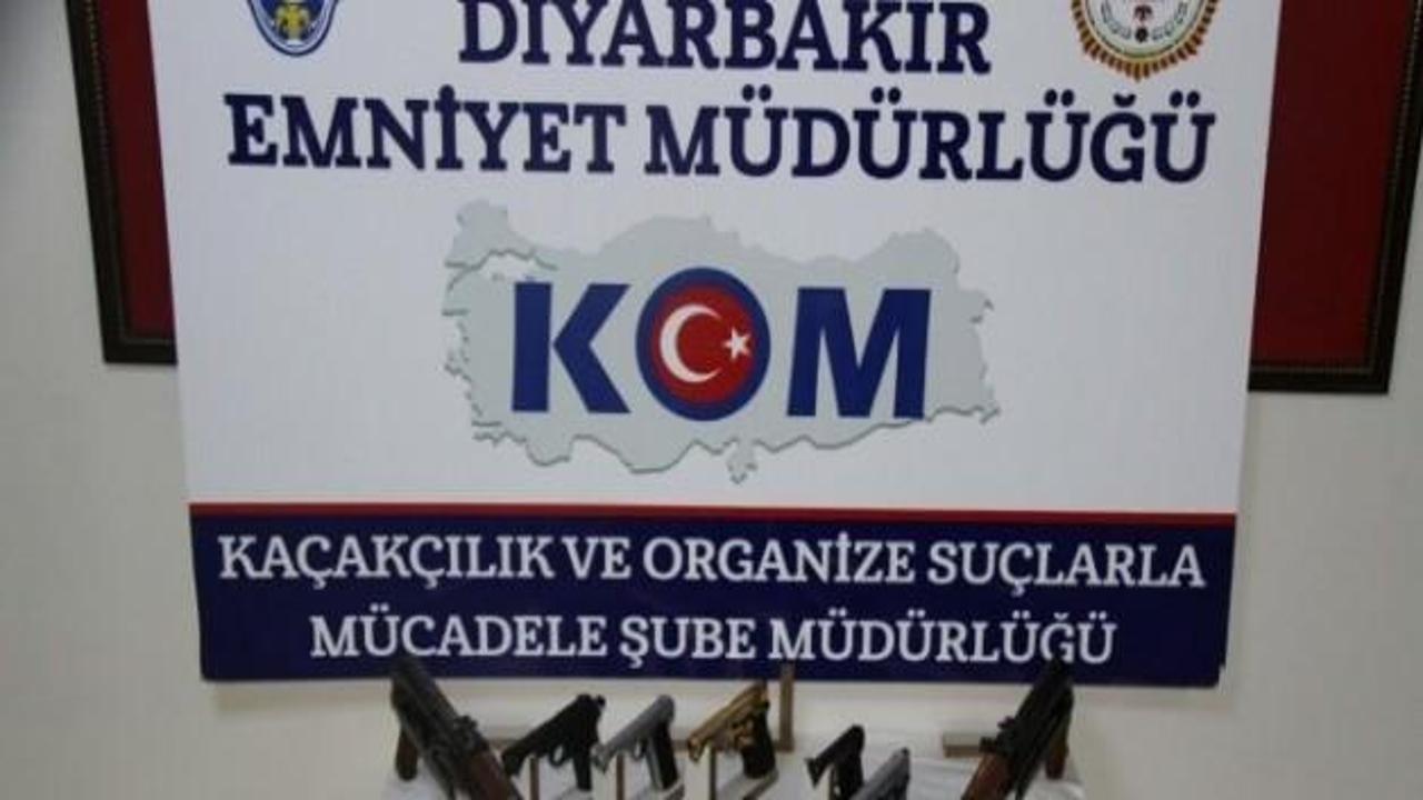 Diyarbakır’da 13 adrese operasyon: 11 gözaltı
