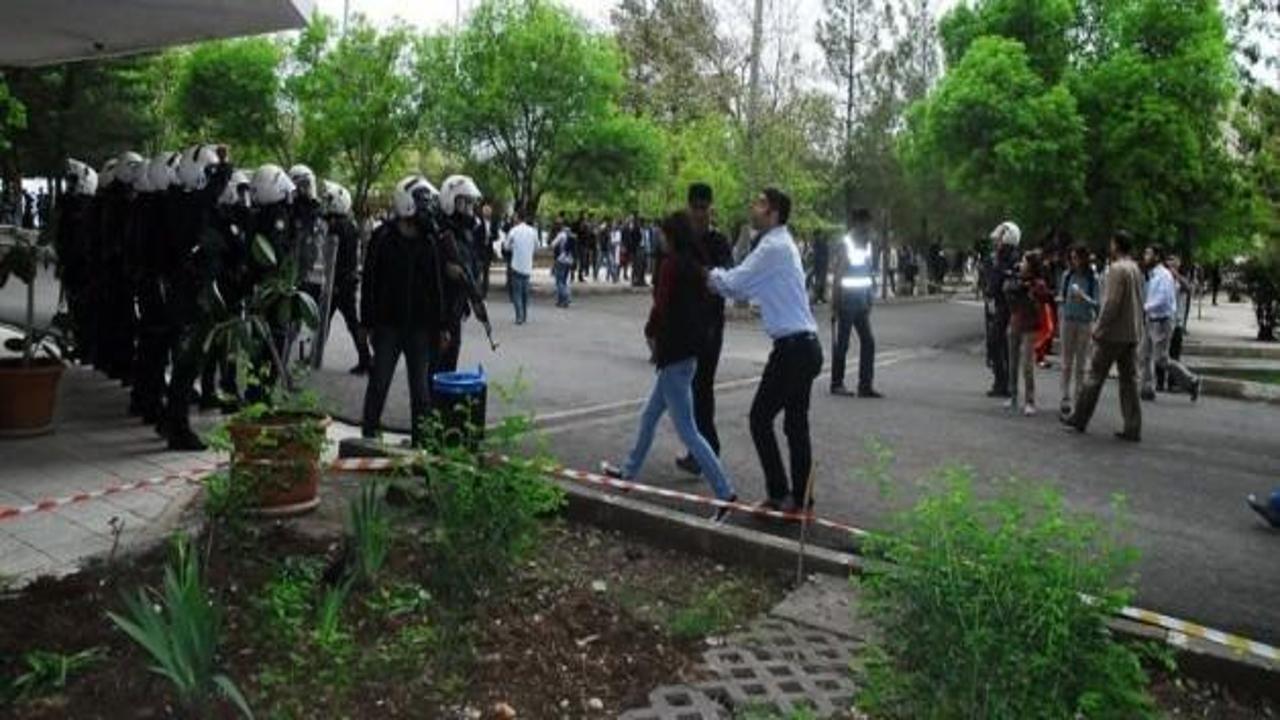 Diyarbakır'da afiş asma gerginliği: 2 yaralı