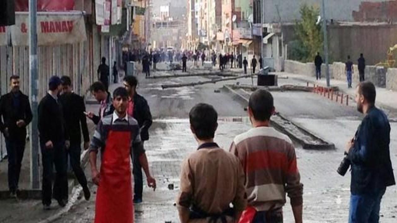 Hakkari'de izinsiz gösteriye polis müdahalesi
