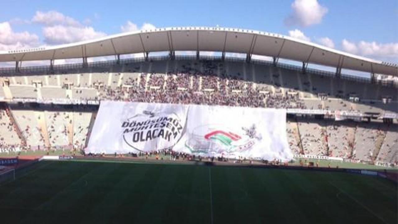 'Dönüşümüz muhteşem olacak' pankartı