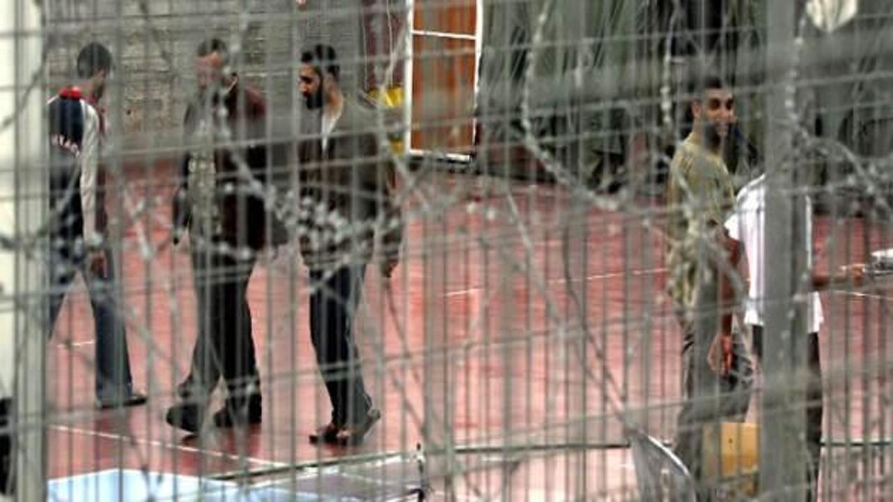 Filistinli esirlere gardiyan saldırısı