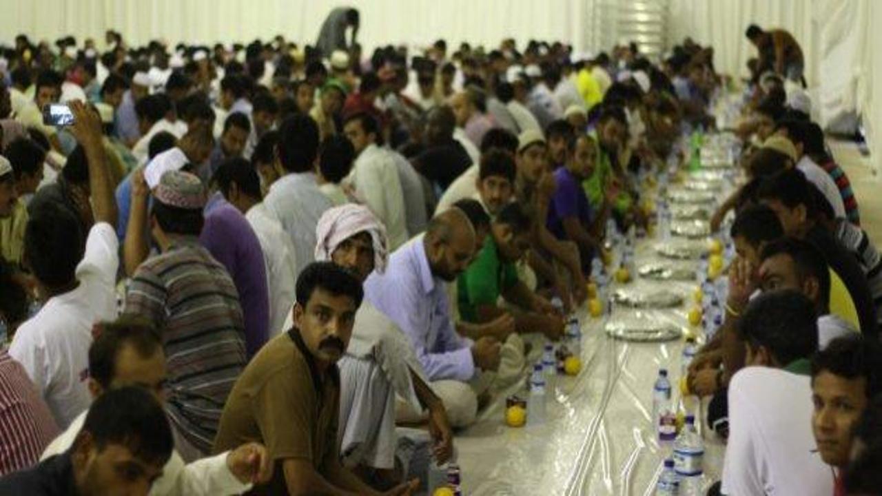 Dubai'de ilk iftar yapıldı