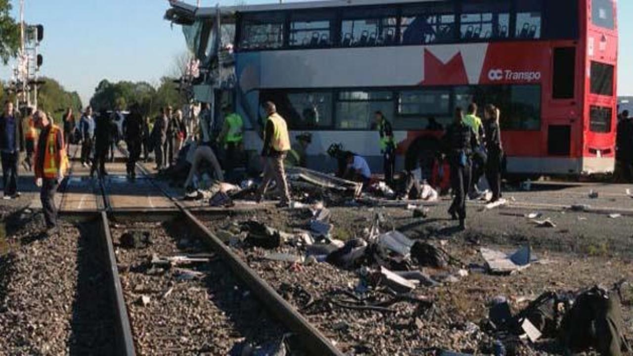Mısır'da konvoya tren daldı: 24 ölü
