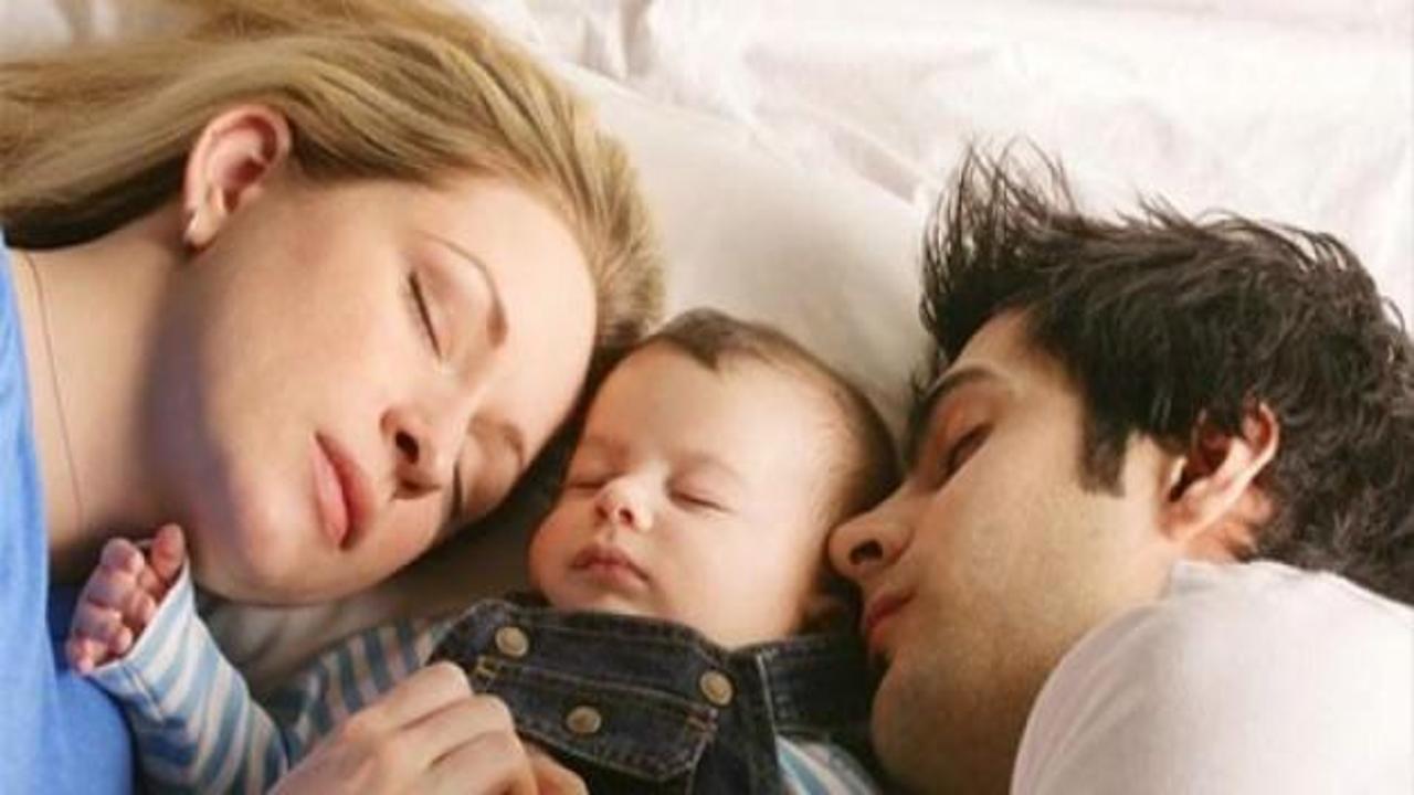 Ebeveyniyle uyuyan bebekte astım riski