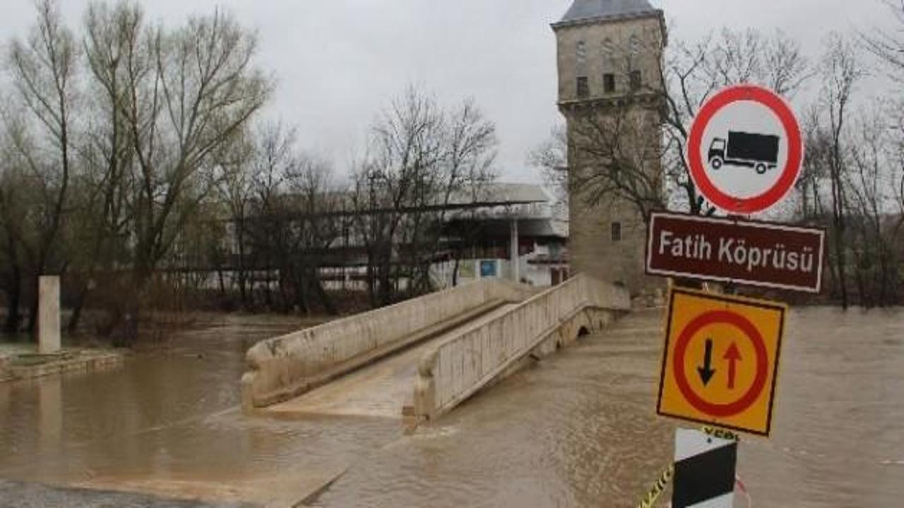 Edirne’de nehir debileri yükseldi