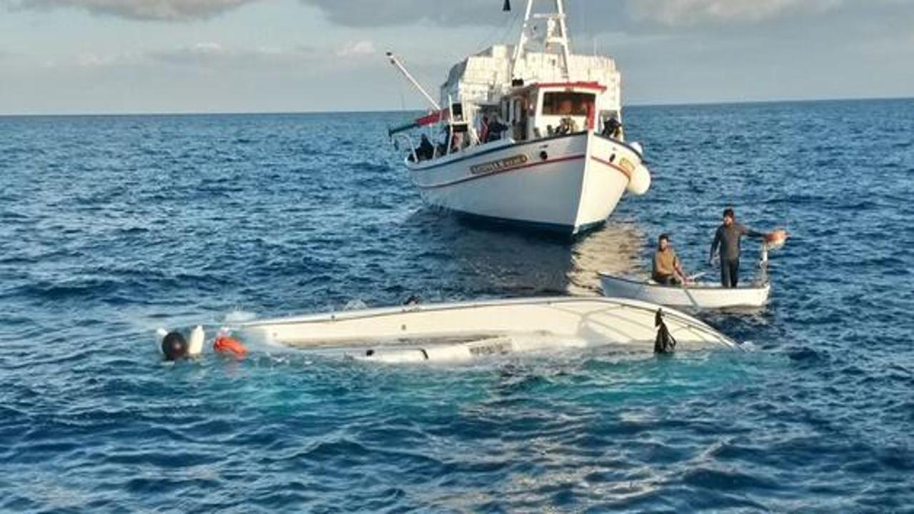 Endonezya'da tekne battı: 7 ölü