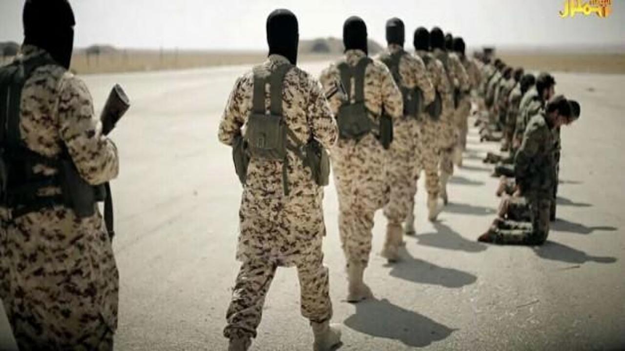 El Nusra 42 Esed askerini infaz etti