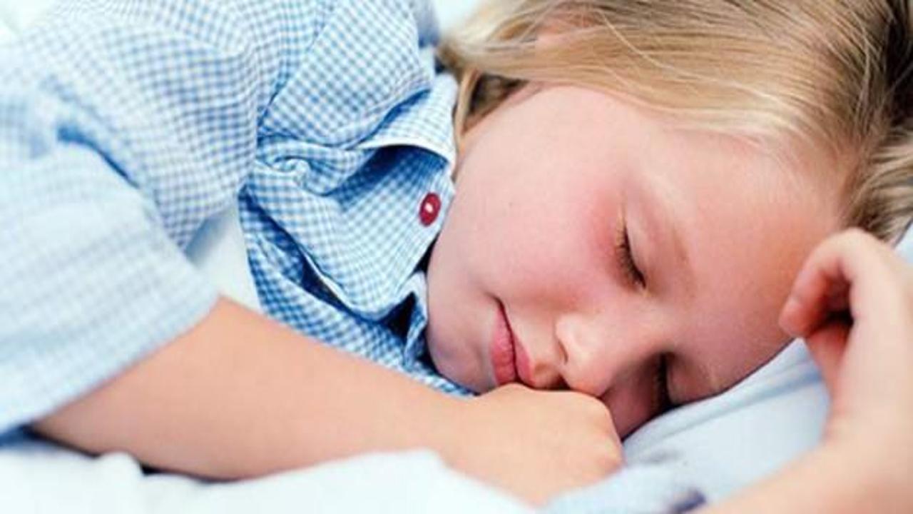 Elektronik cihazlar, çocuk uykusundan çalıyor
