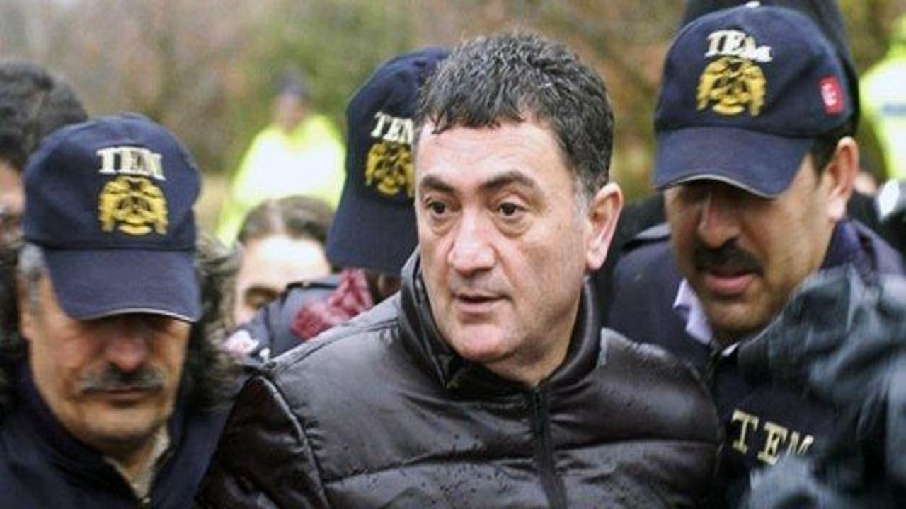 ''Elime hi&ccedil; K&uuml;rt kanı bulaşmadı sadece...''