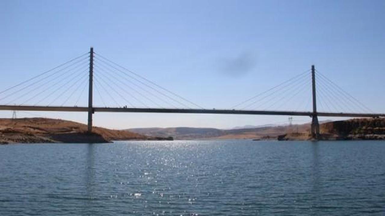 En uzun dördüncü asma köprü tamamlandı