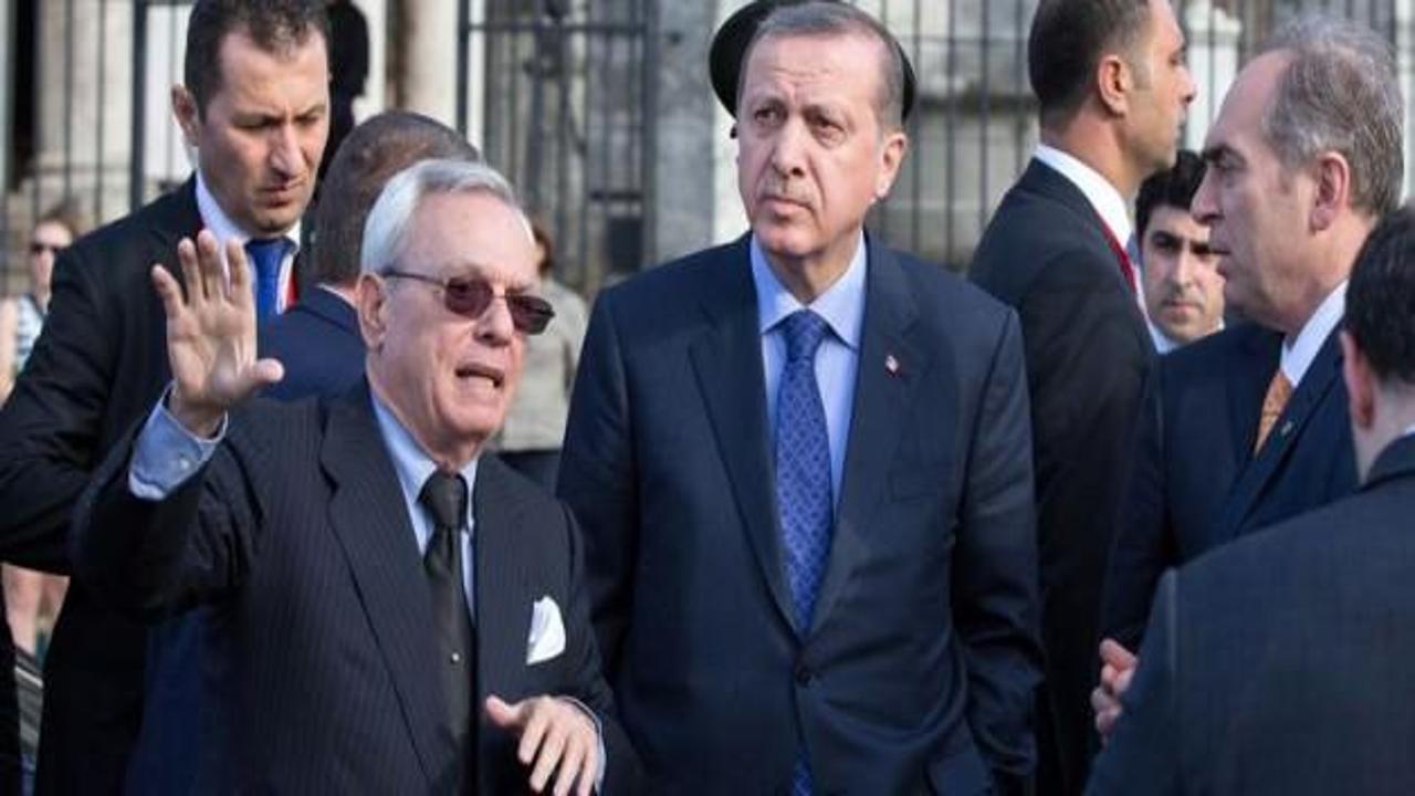 Erdoğan Küba'da Atatürk büstüne çiçek bıraktı