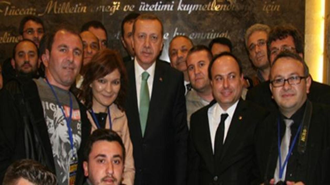 Erdoğan'dan medya mensuplarına selfie