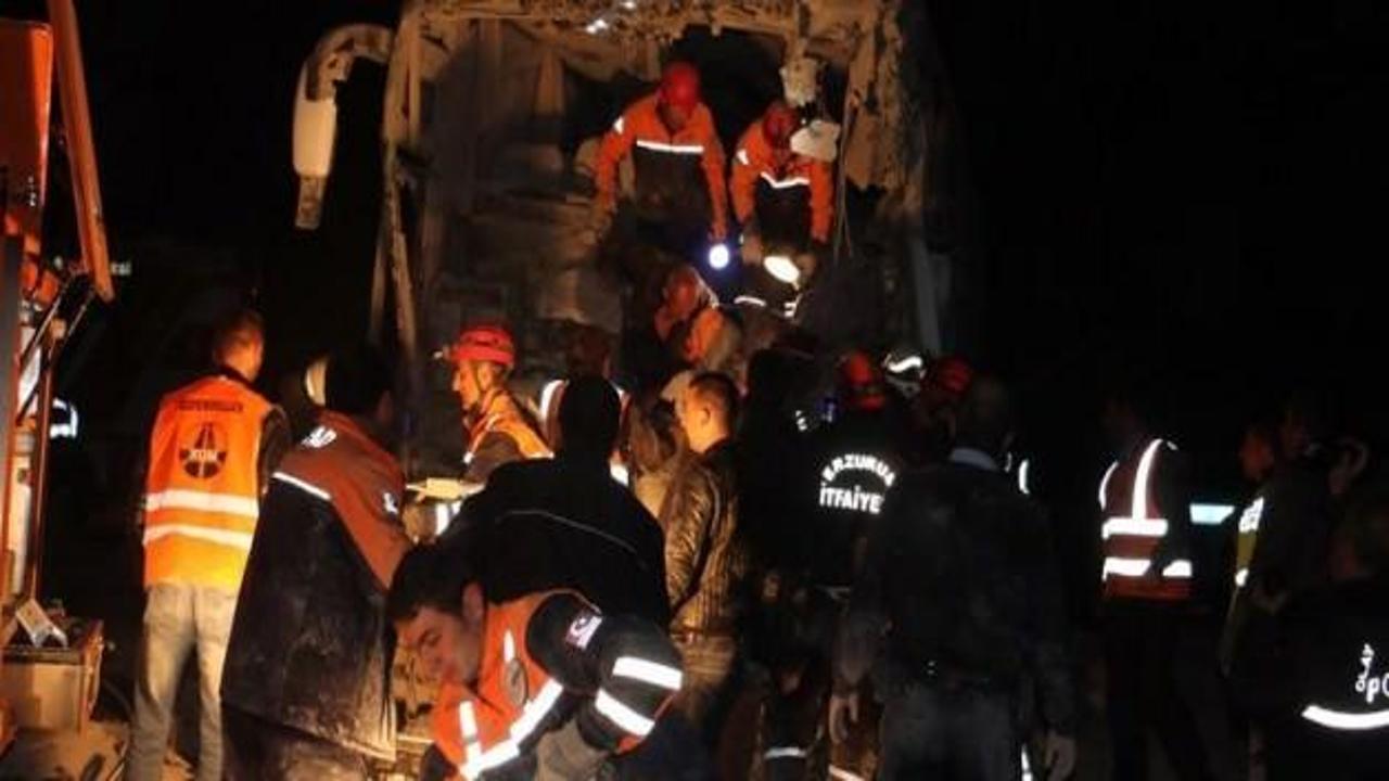 Erzurum'da korkunç kaza: 3 ölü 20 yaralı