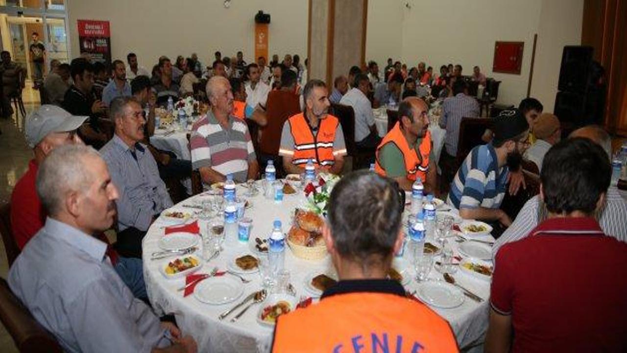  Esenler'de belediye çalışanlarına iftar