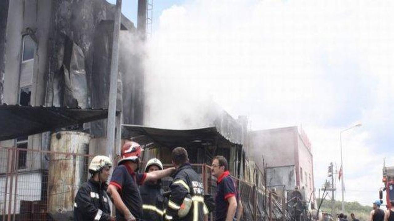 Esenyurt'ta fabrikada patlama: 1 &ouml;l&uuml;, 6 yaralı