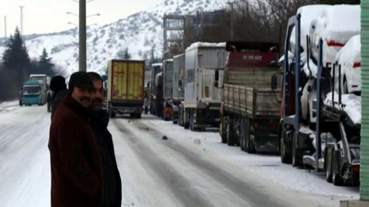 Eskişehir-Kütahya karayolu trafiğe kapandı