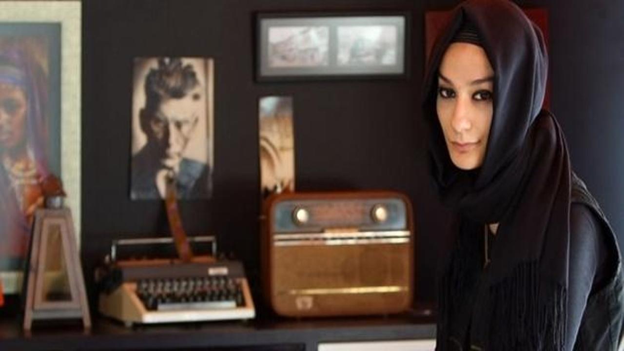Esra Elönü Zereycan'ı kendi fotoğrafıyla rezil etti