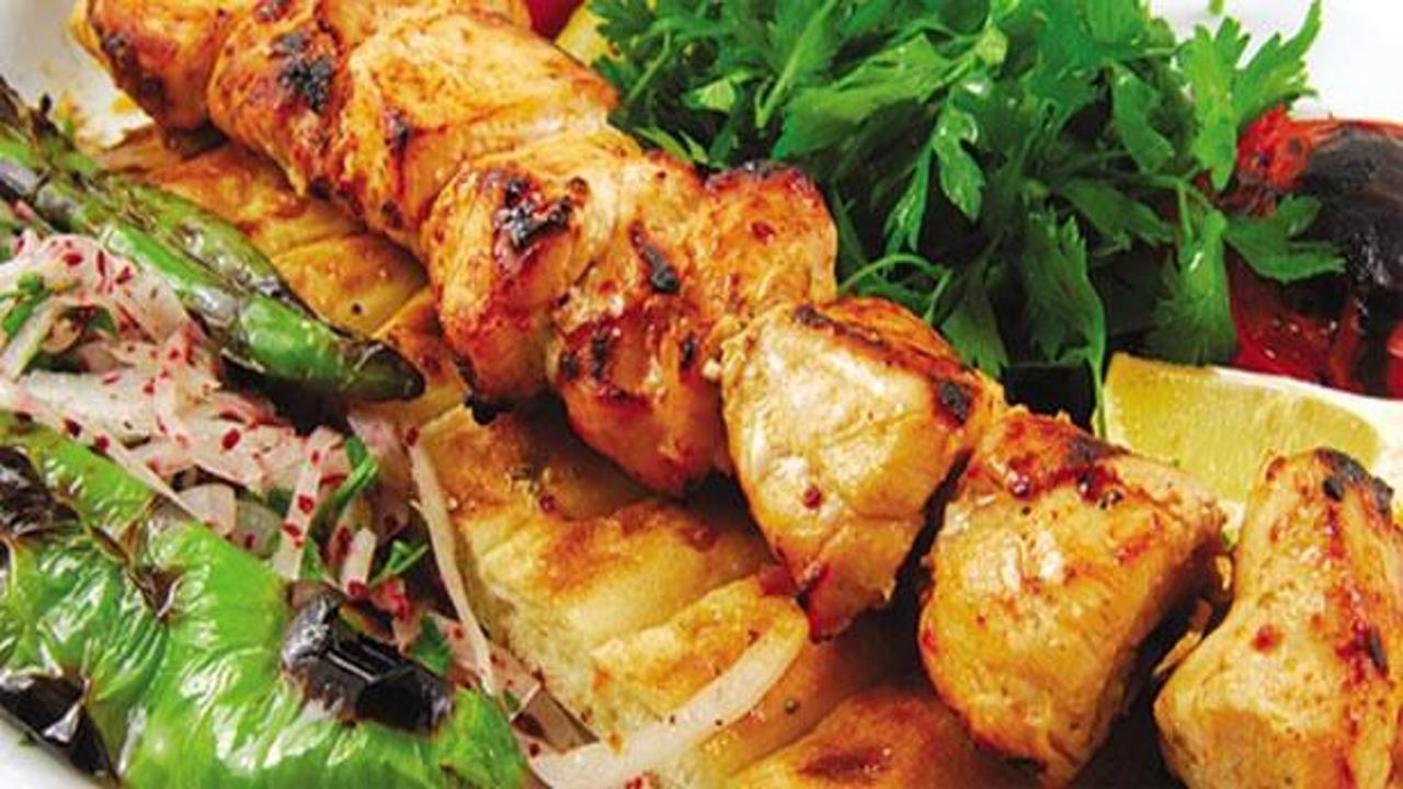 Etle birlikte salata ve sebze tüketilmeli