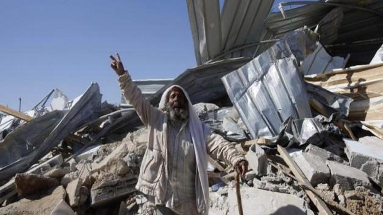 İsrail Filistinlilere ait evleri yerle bir etti