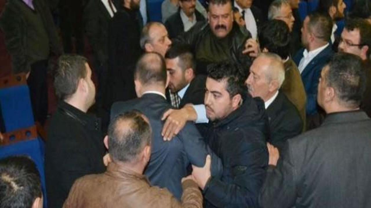 Faruk Bal'ın da katıldığı MHP kongresinde kavga