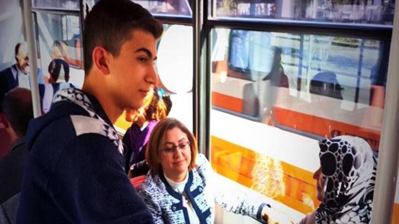 Fatma Şahin tramvayda görüntülendi