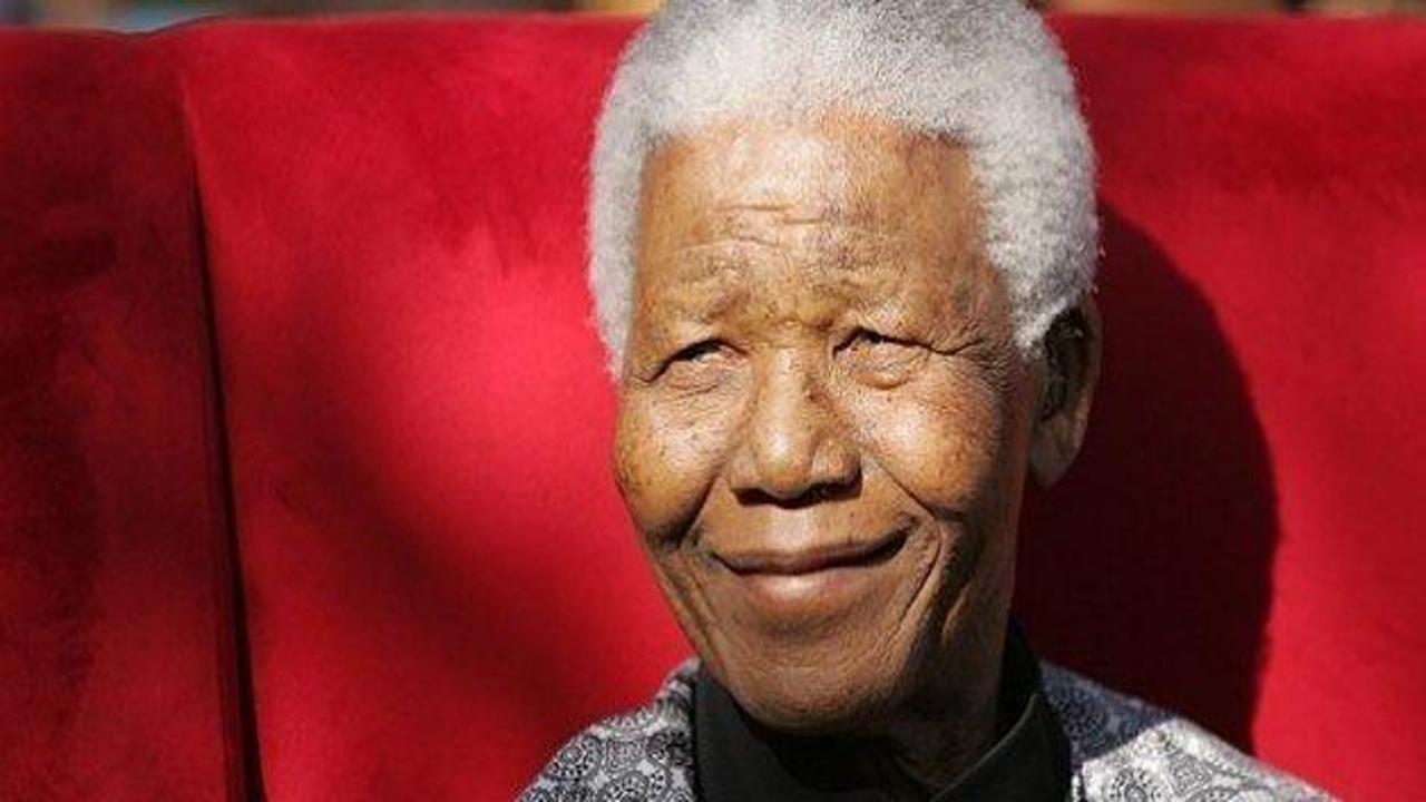 FBI'ın Mandela'yı izlediği belgelendi