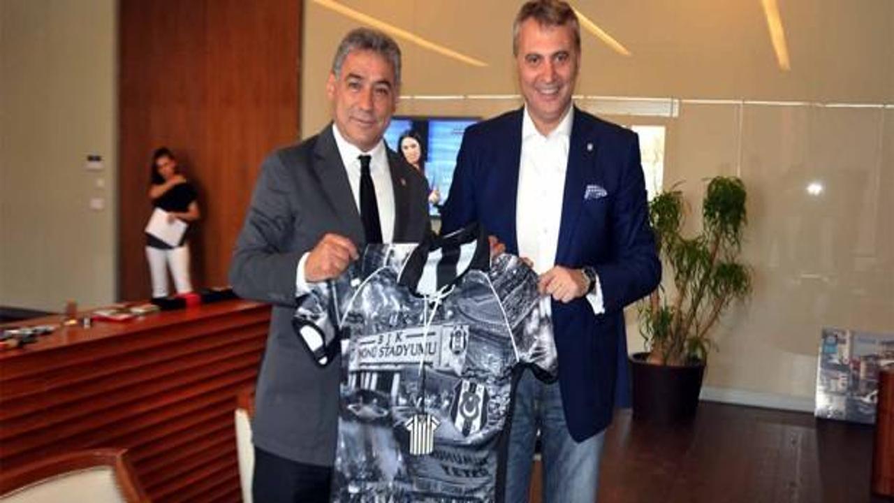 Fikret Orman'dan İsmail &Uuml;nal'a forma