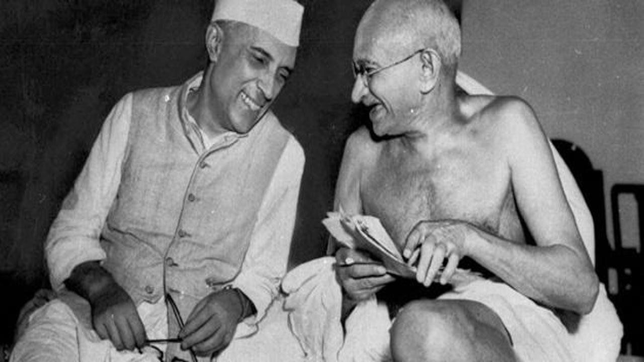 Gandi'nin çıkrığı 180 bin dolara satıldı