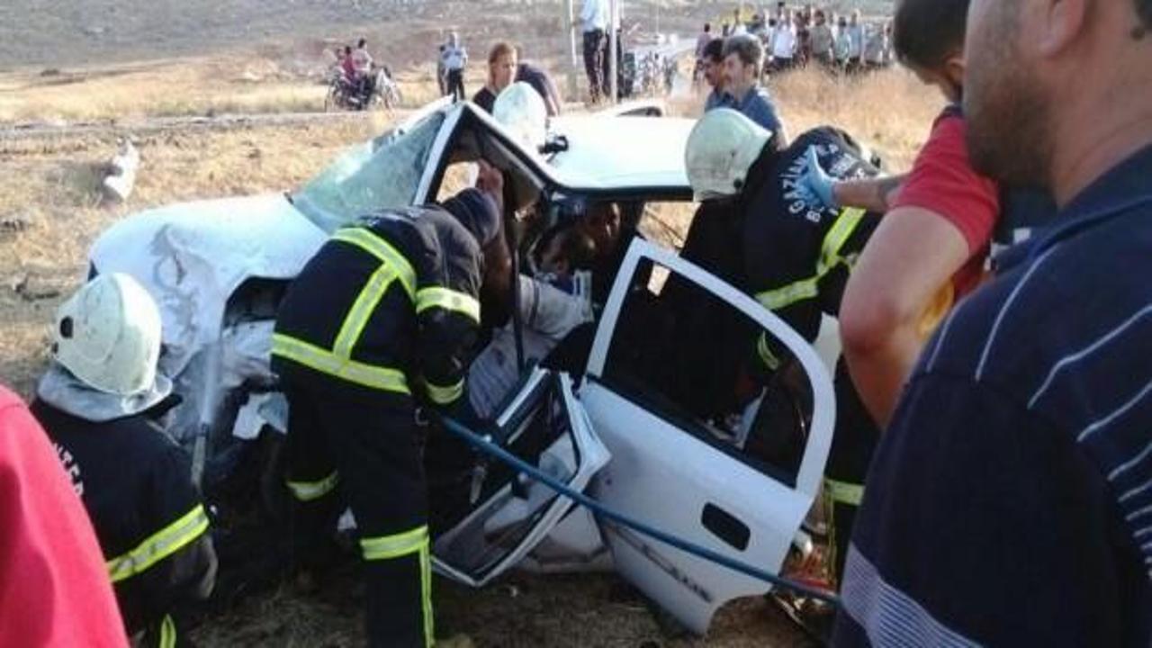 Gaziantep'te 2 otomobil çarpıştı: 2 ölü, 4 yaralı