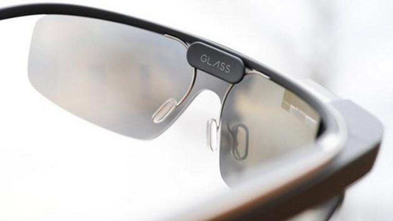 Google Glass 12 saatte tükendi