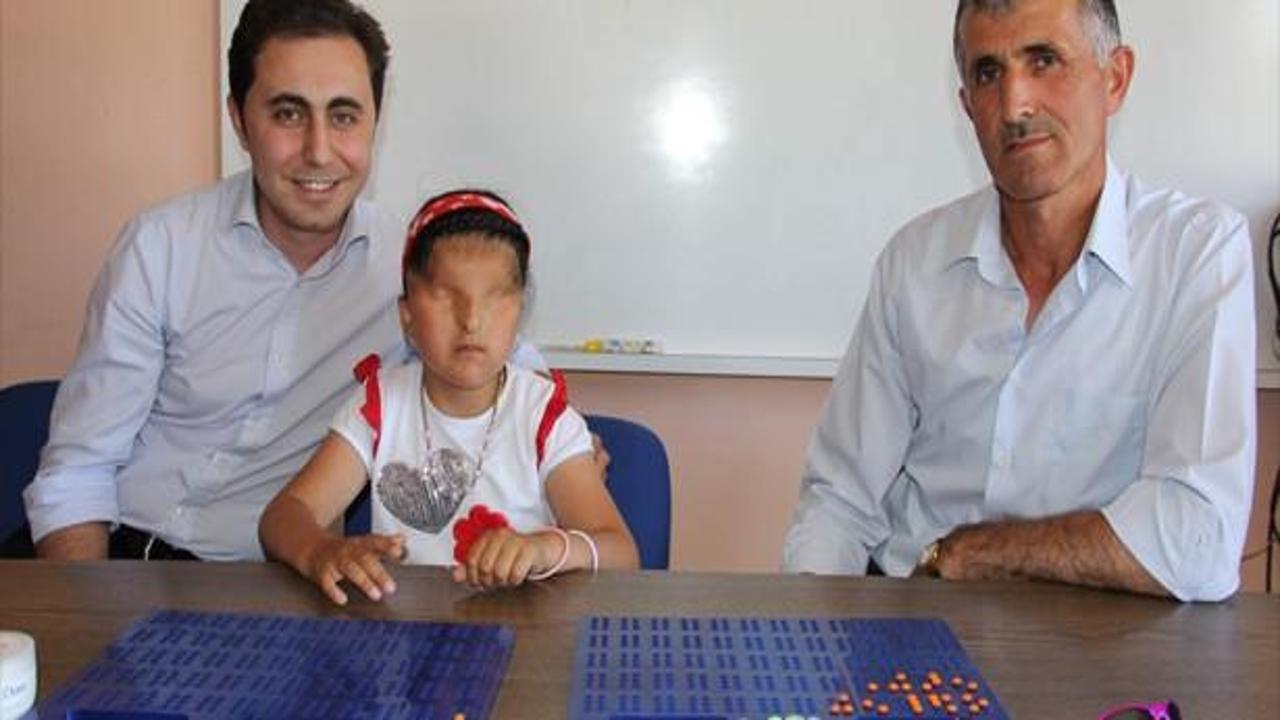 G&ouml;zleri olmayan &Ouml;zlem'in tek bir isteği var