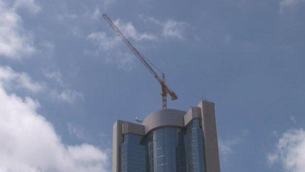 G&uuml;l'&uuml;n 'kaldırılsın' dediği vin&ccedil; kaldırılıyor