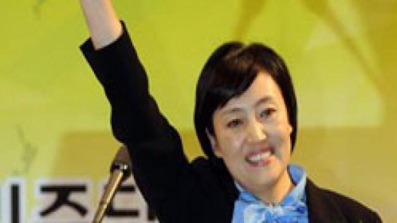 Güney Kore'de muhalif lider istifa etti