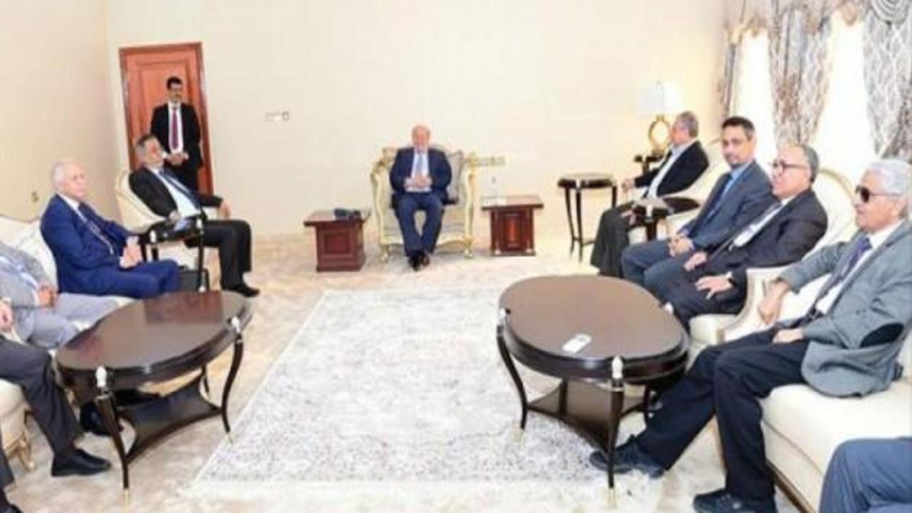 Cumhurbaşkanı Hadi 'Taiz için' Aden'de