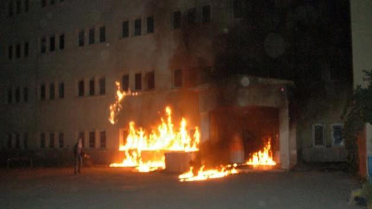 Hakkari'de polis lojmanı ve okula saldırı