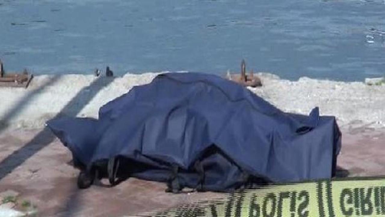 Kadıköy'de denizden erkek cesedi çıktı