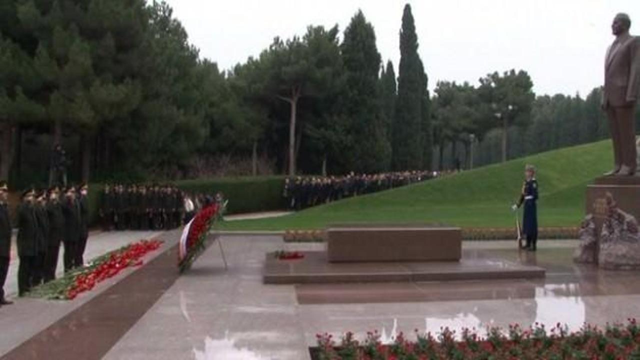 Haydar Aliyev törenle anıldı