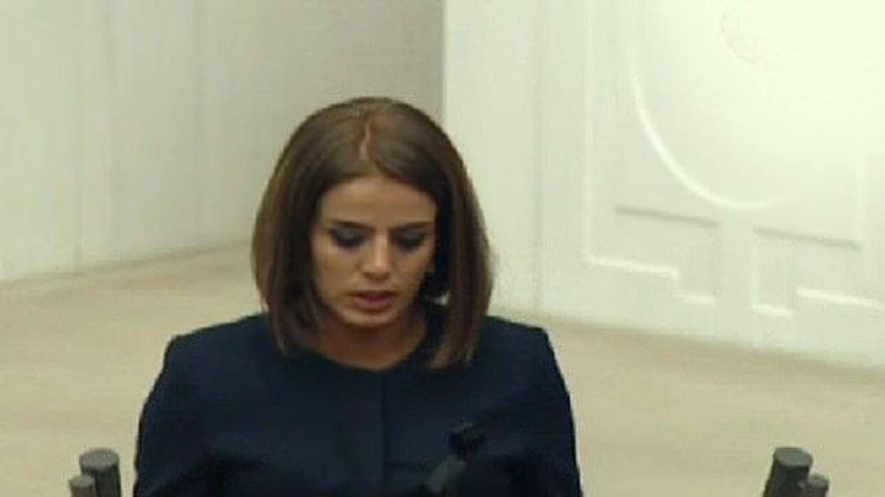 HDP'li Acar Başaran 22 saniyede yemin etti
