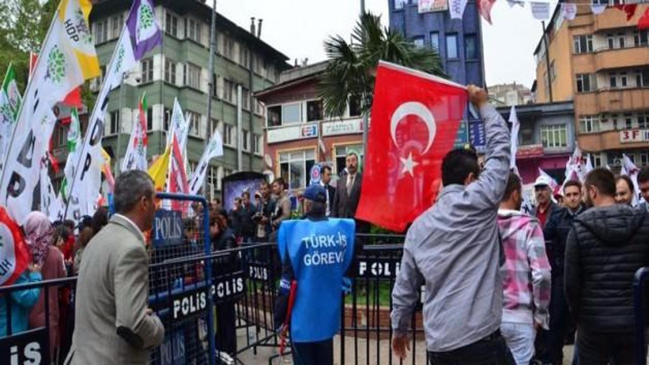 HDP’ye bayrak tepkisi