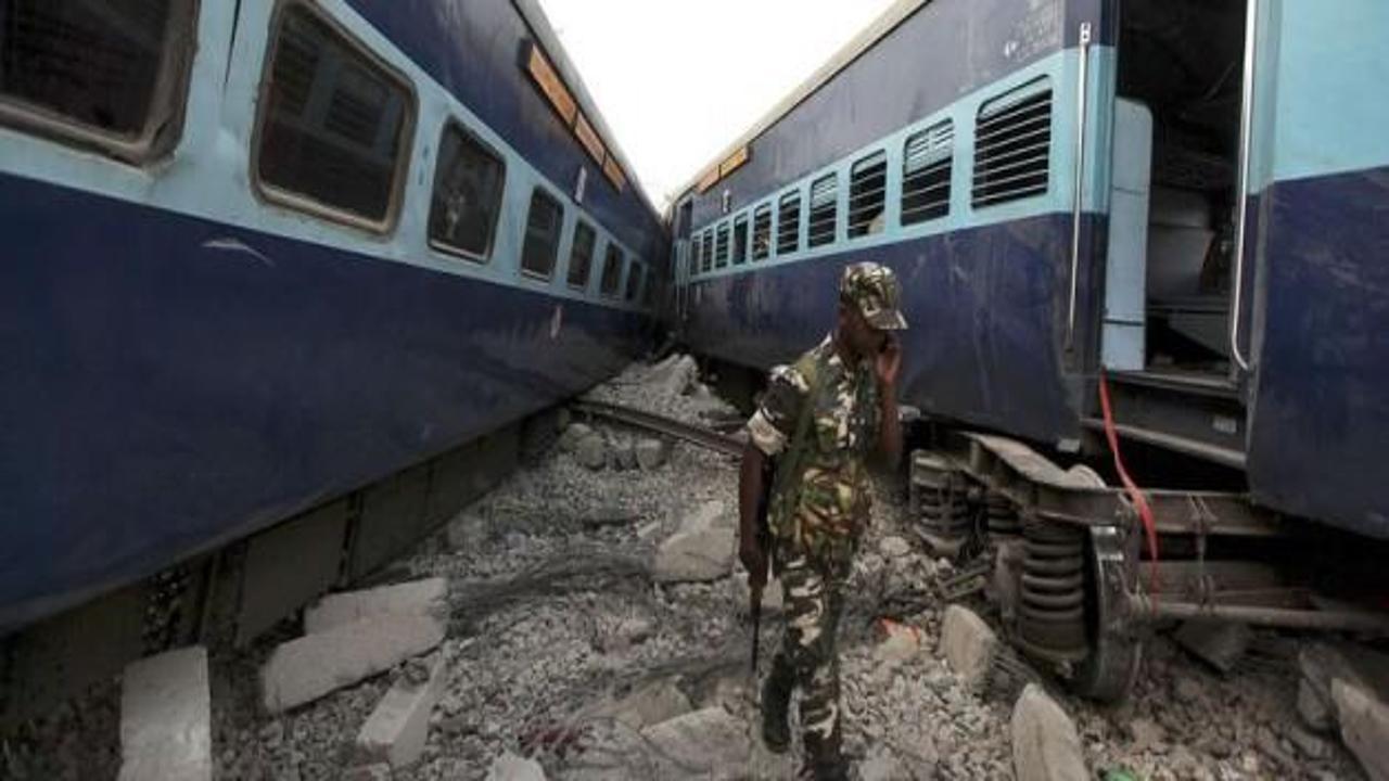 Hindistan'da feci tren kazası: 21 ölü