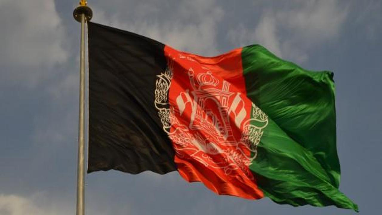 Hindistan'dan Afganistan'a dev bayrak