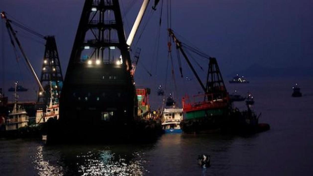 Hong Kong'da feribot kazası: 124 yaralı
