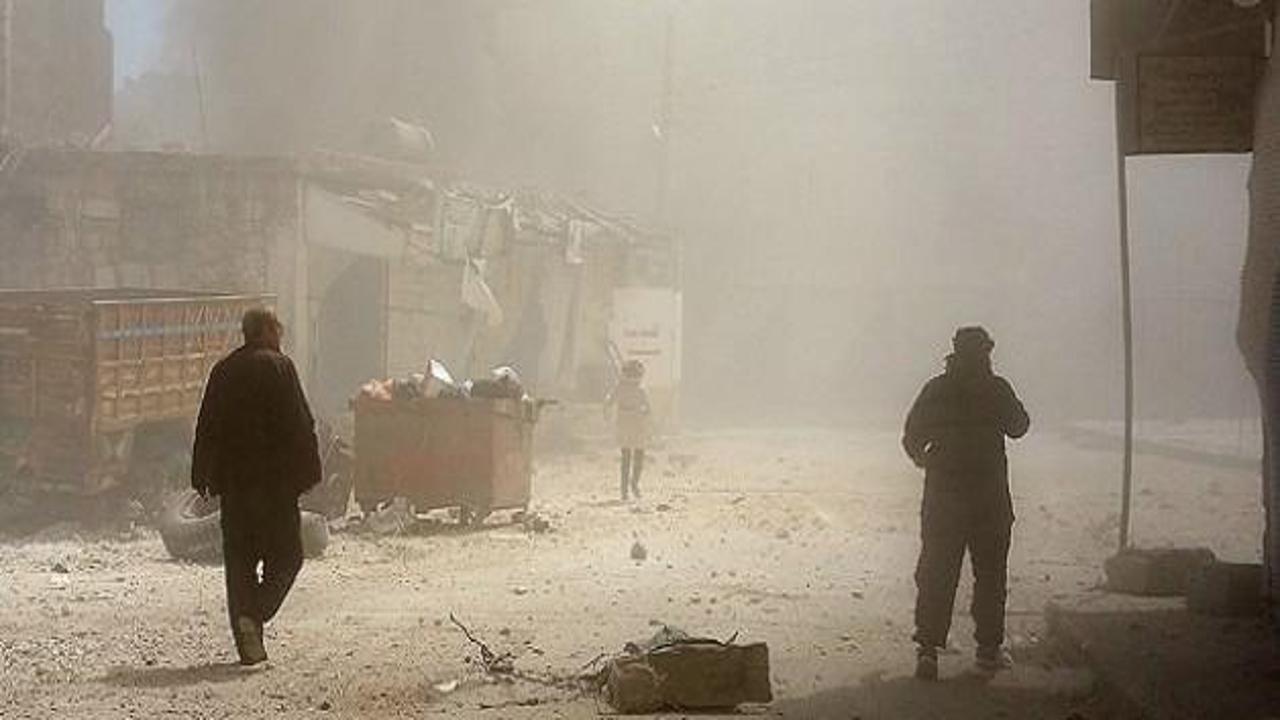 İdlib'e vakum bombalı saldırı:15 ölü