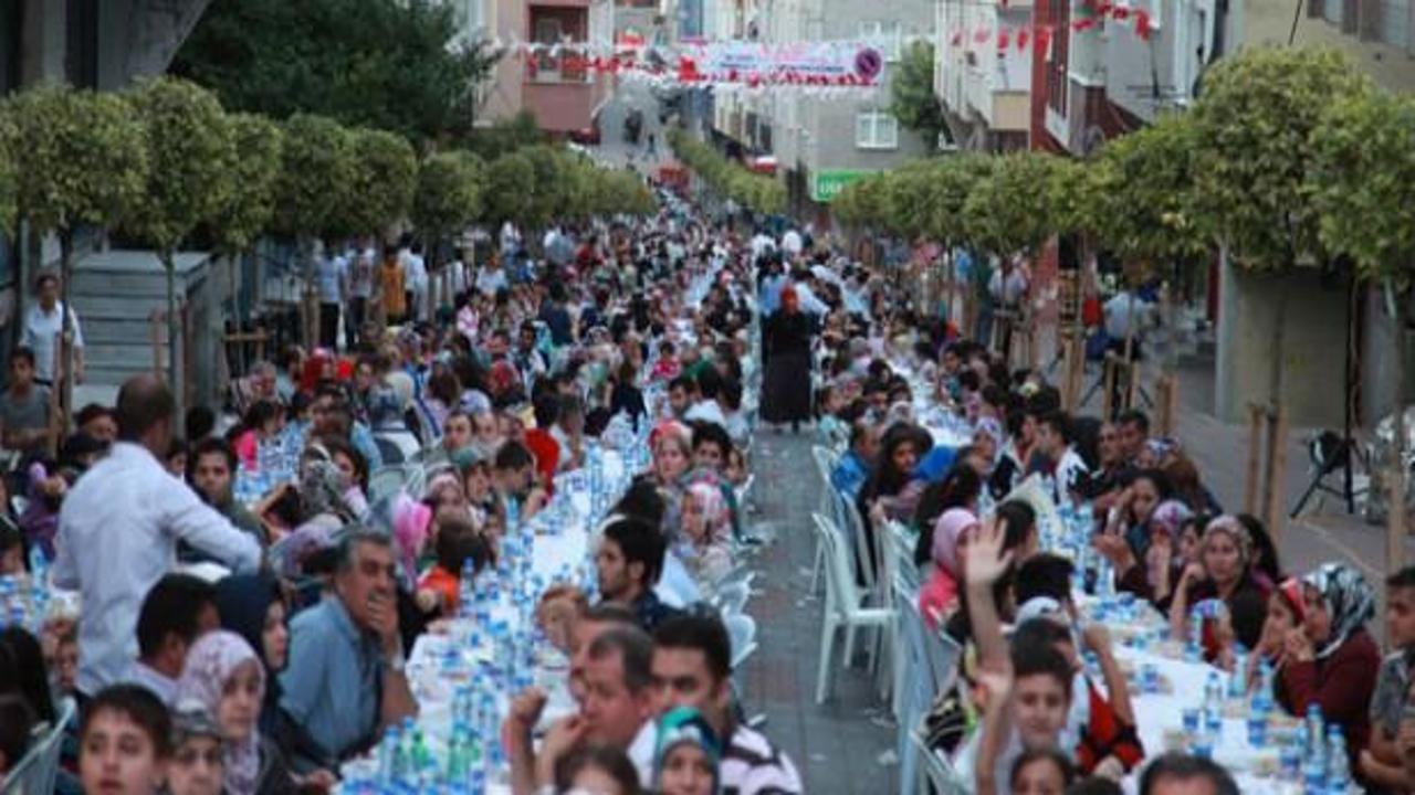 Rize Belediyesi'nden 2 bin 500 kişiye iftar