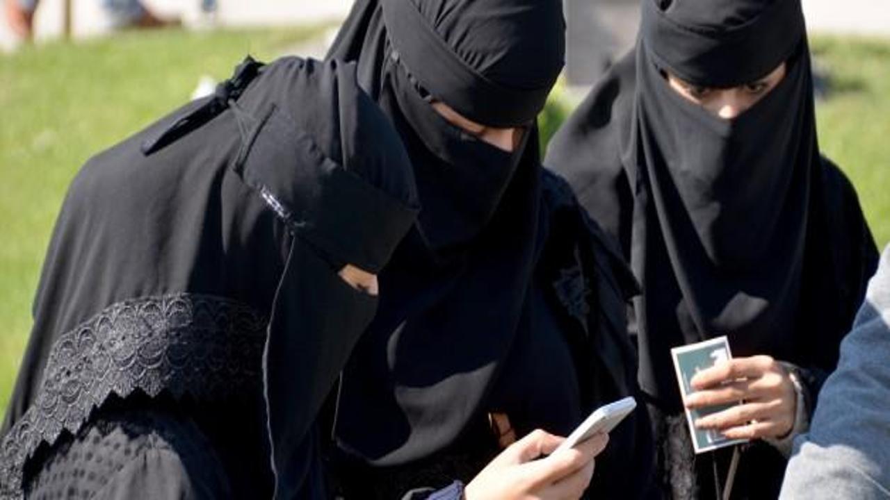 İki üniversitede burka yasaklandı