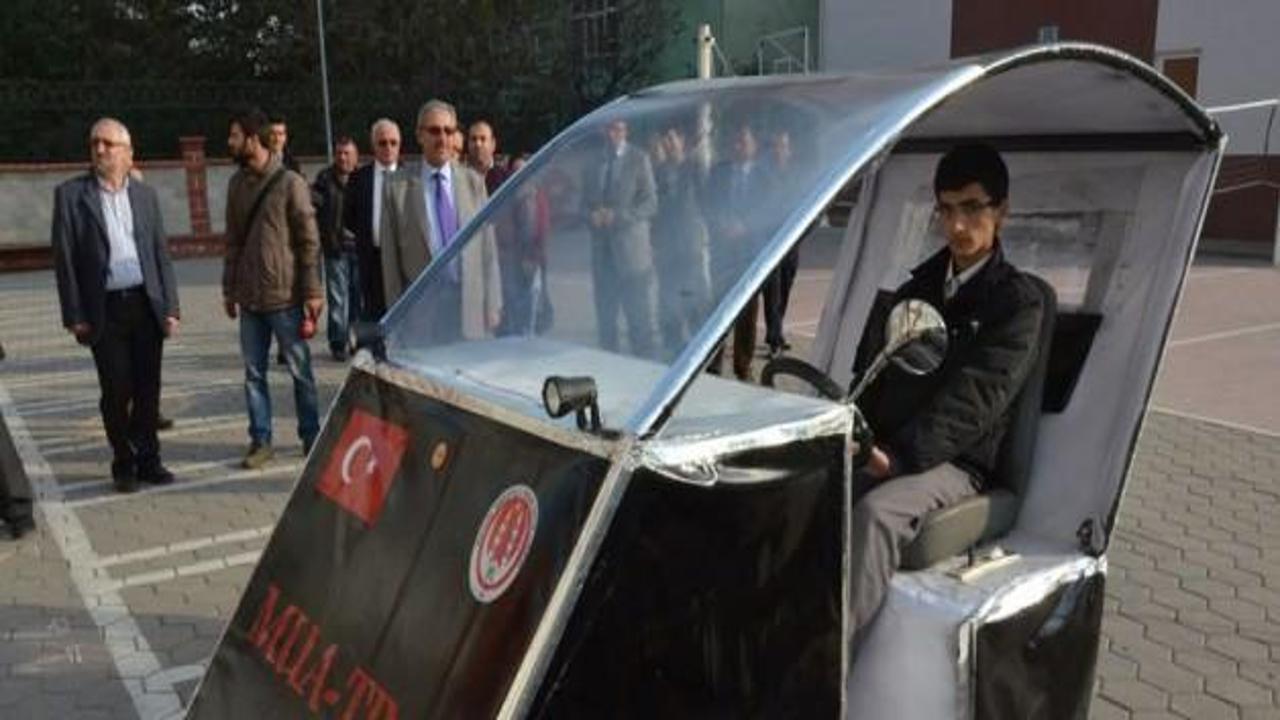 İmam hatip &ouml;ğrencisi USB ile &ccedil;alışan araba &uuml;retti